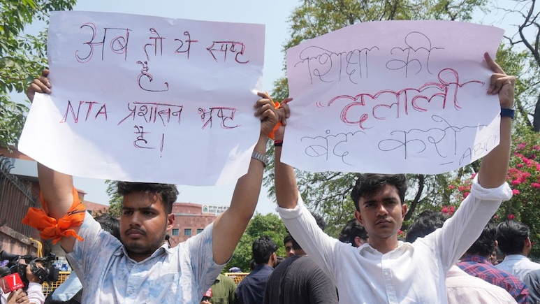 NEET UG-2026 पेपर लीक केस में CBI का बड़ा एक्शन, 5 आरोपी गिरफ्तार, कई राज्यों में छापेमारी