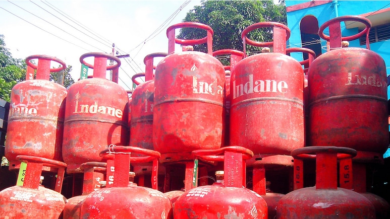 LPG Crises: एलपीजी गॅसची कटकट मिटणार! मोदी सरकारचा 3 लाख कोटींचा मेगा प्लॅन; इंधन क्षेत्रात मोठी क्रांती!