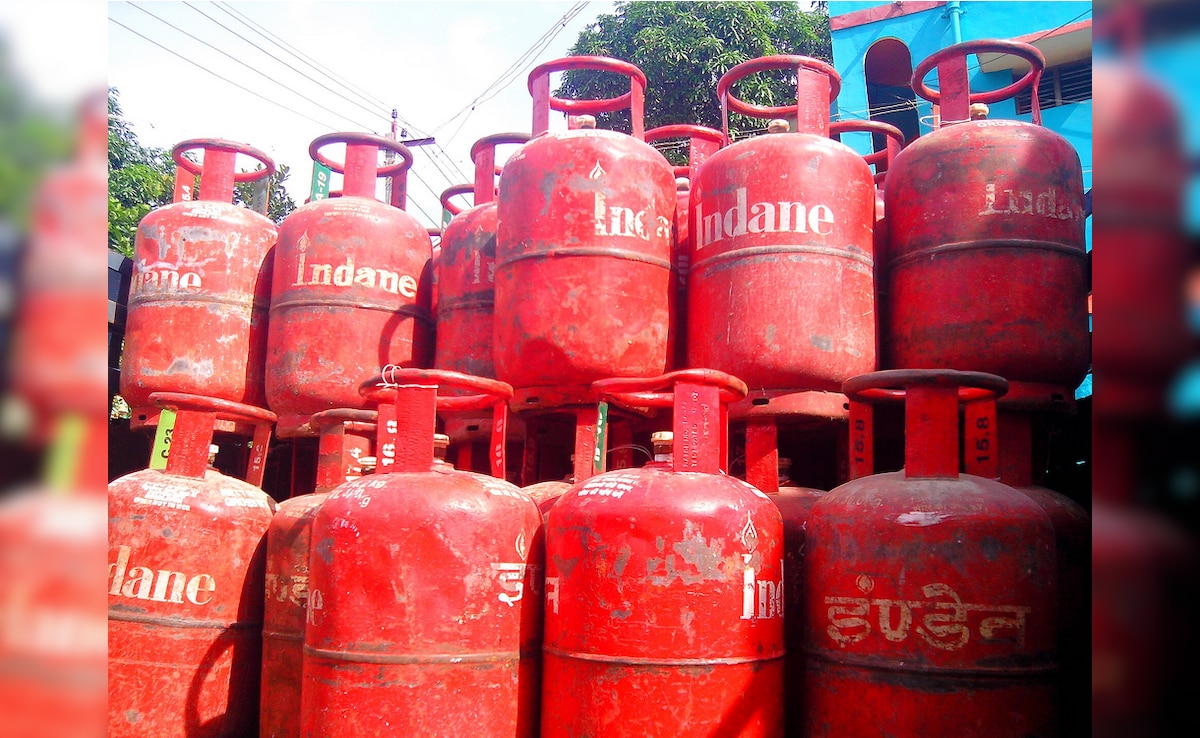 LPG Scam Alert: HPCL, Indian Oil And BPCL Warn Customers Against Fake Delivery Messages