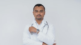 आयुर्वेद का डॉक्&zwj;टर कैसे बनते हैं, क्&zwj;या करनी होती है पढ़ाई