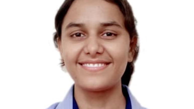 फर्रुखाबाद जिले से निकली सफलता की कहानी, छोटे से गांव की अपूर्वा पाठक ने CBSE 12वीं में हासलि किए 97% अंक