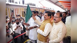 भोपाल से रवाना हुई &lsquo;सोमनाथ स्वाभिमान यात्रा 2026&rsquo;, CM मोहन यादव ने दिखाई हरी झंडी