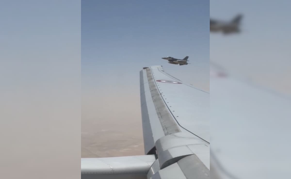 Watch | UAE F16 Jets Escort PM's Plane As It Enters UAE Airspace