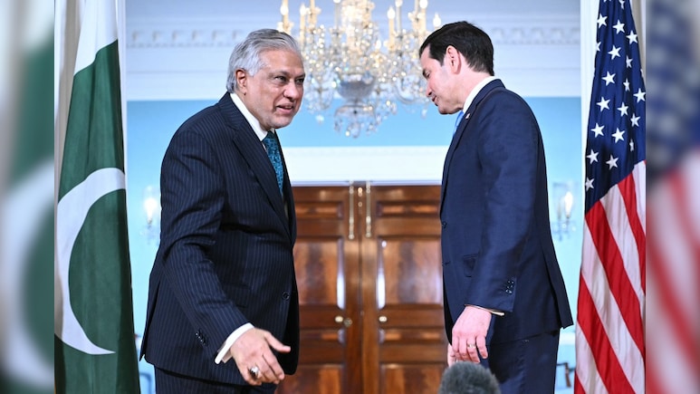 US में पाक विदेश मंत्री की दुखती रग पर पत्रकार ने रख दिया हाथ, सवाल सुनकर ठिठके; पीठ घुमा कर भागे- Video