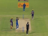Pandya Claps After MI Duo Misses Easy Catch vs KKR, Sarcasm Can't Be Missed Pandya Claps After MI Duo Misses Easy Catch vs KKR, Sarcasm Can't Be Missed