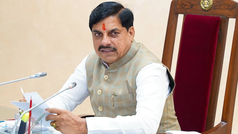 MP Transfer: एमपी में स&zwj;िर्फ 15 द&zwj;िन के ल&zwj;िए खुली ट्रांसफर विंडो, जान&zwj;िए तबादलों के नियम व शर्तें