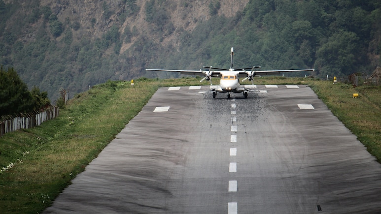 Which Airport Is Closest To Mount Everest?
