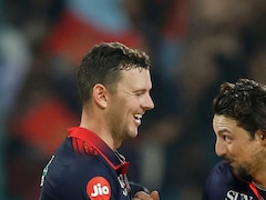 IPL 2026: RCB स्टार ने मैच के दौरान किया था 'अश्लील इशारा', अब BCCI लिया एक्शन, सुनाई ये सजा