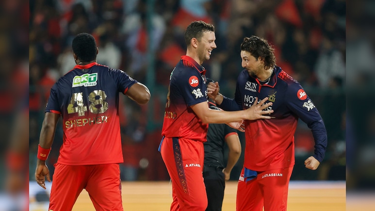 IPL 2026: RCB स्टार ने मैच के दौरान किया था 'अश्लील इशारा', अब BCCI लिया एक्शन, सुनाई ये सजा