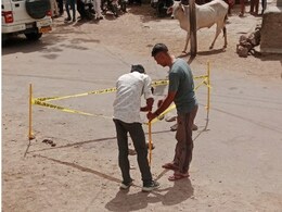 Rajasthan: बीच सड़क पर पति ने पत्नी को चाकू से गोदकर मारा, खुद ने भी गला काटकर किया आत्महत्या का प्रयास