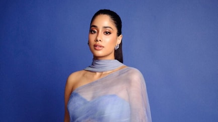 Janhvi Kapoor Stuns In Manish Malhotra Saree With A Modern Dupatta Twist