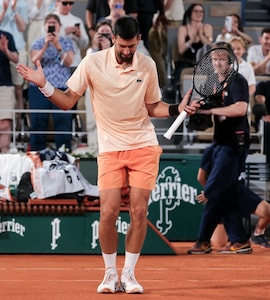Novak Djokovic Comes From Behind To Keep Roland Garros Bid Alive