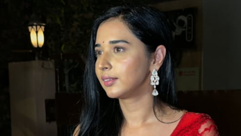 150 बॉडीगार्ड वाली तान्या मित्तल की मां को देखा है? बिग बॉस 19 से आने के बाद पहली बार शेयर की फोटो, रियलिटी शो का बनेंगी हिस्सा