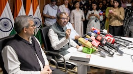 CBSE तकनीकी चुनौतियों से निपटने के लिए IIT विशेषज्ञों की लेगी मदद, शिक्षा मंत्री ने दिया निर्देश
