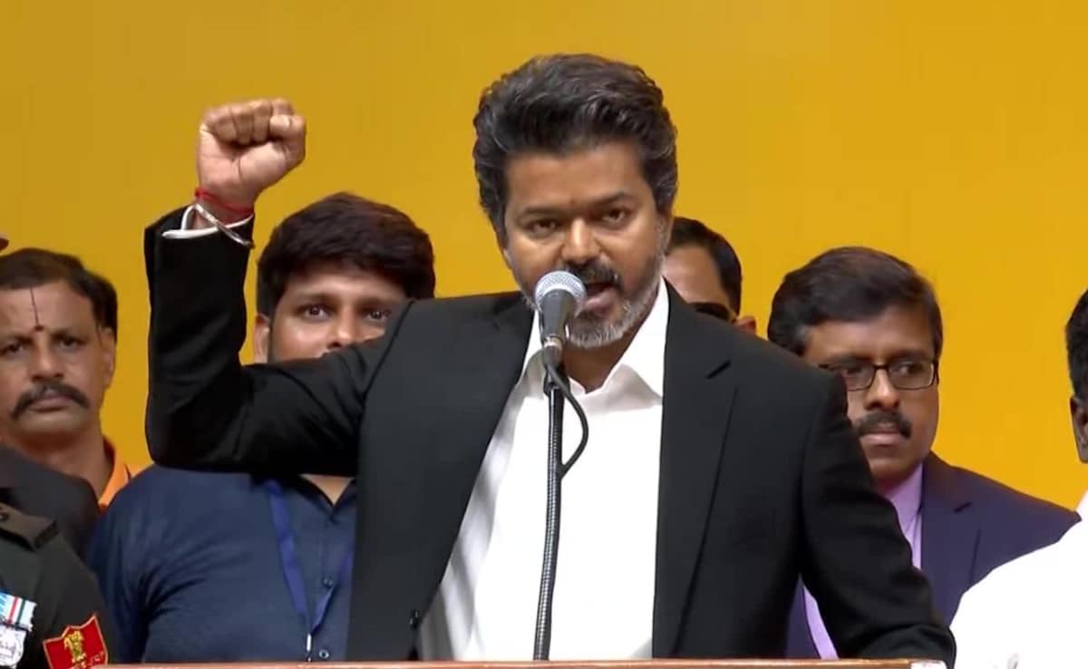 CM बनते ही थलापति का ऐलान- अब तमिलनाडु में सिर्फ एक पावर सेंटर है और वो हूं मैं... पढ़िए विजय का फिल्मी भाषण