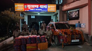 फूलों से सजी क्रेटा, अंदर करोड़ों का गांजा! पुलिस ने रोका तो बोले- 'शादी में जाना है... लेट हो रहा', दो भाई गिरफ्तार