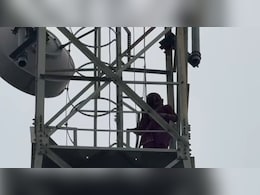 ब&zwj;िहार: प्रेमी ने शादी से क&zwj;िया इनकार तो टॉवर पर चढ़ गई प्रेम&zwj;िका, मनाने में जुटी पुल&zwj;िस और ग्रामीण &nbsp;