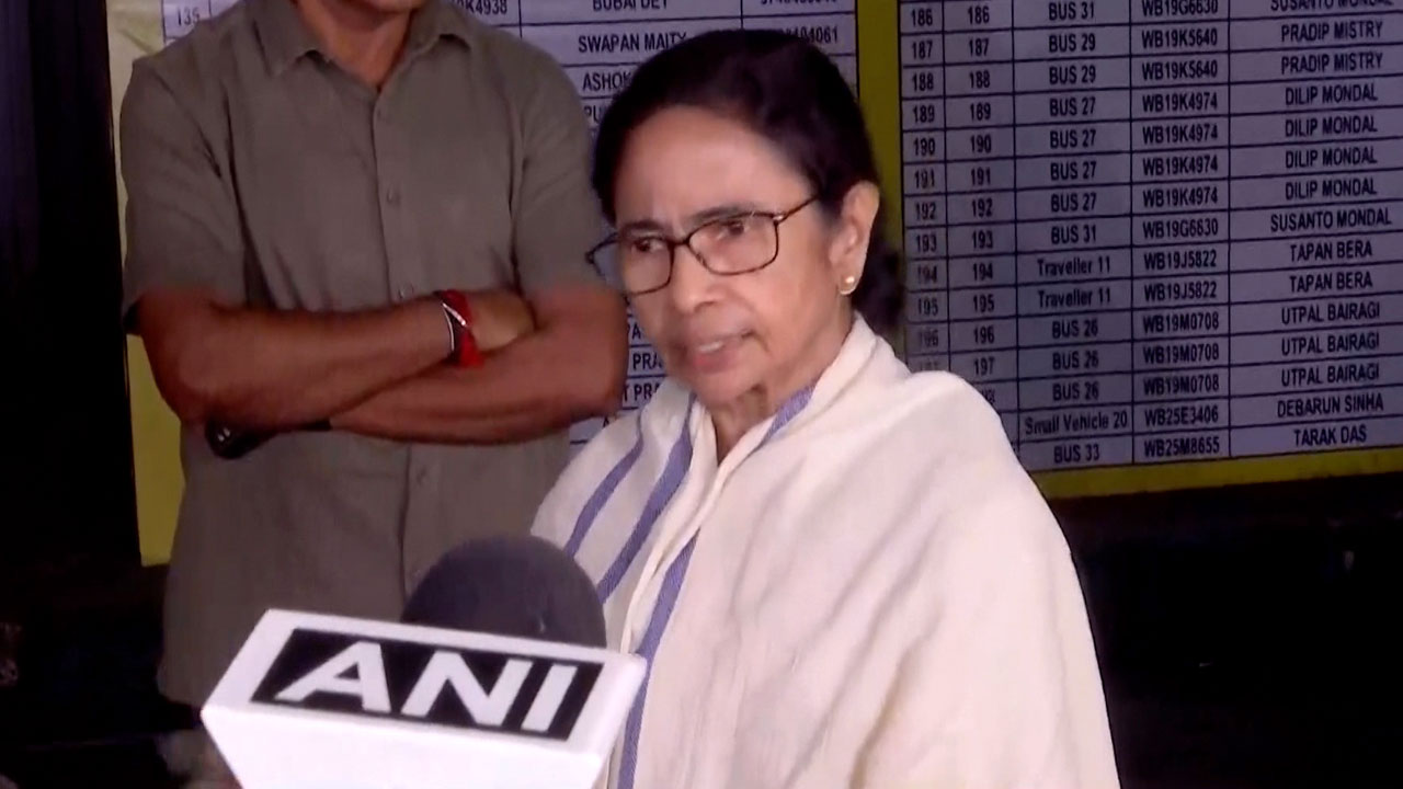 Mamata Banerjee Visits Bhabanipur Strongroom, Flags Counting Irregularities