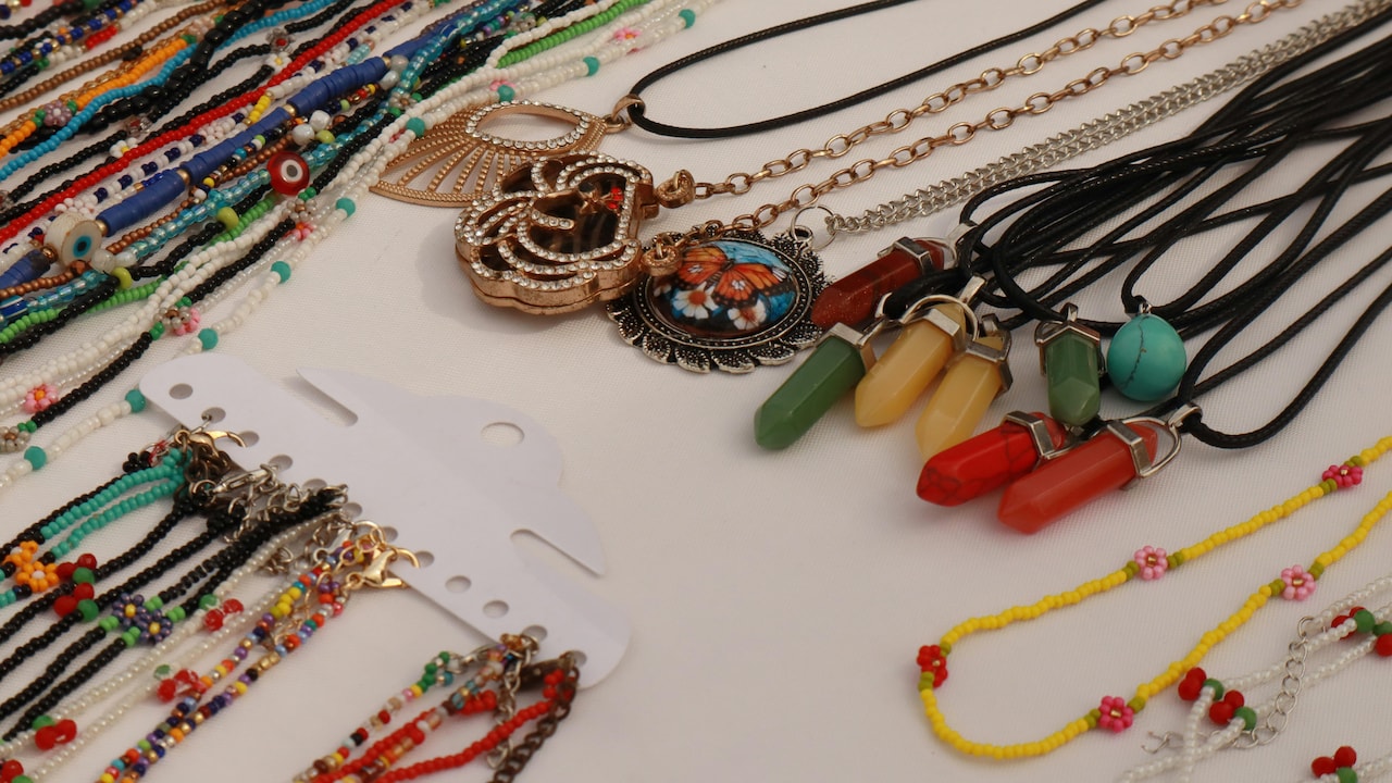 Cute matching neckchains that make your bond look even more special Cute matching neckchains that make your bond look even more special