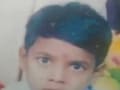 पिता ने अपनाने से किया इनकार, बड़ा होकर इस बच्चे ने मां के पैरों को पिया धोकर, आज बॉलीवुड का सबसे बड़ा एंटरटेनर