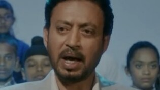 जब इरफान खान ने शिक्षा व्यवस्था पर कसा था तंज, &lsquo;हिंदी मीडियम&rsquo; के 9 साल पूरे, मेकर्स ने शेयर किया वीडियो