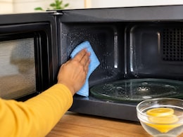 Microwave Cleaning Hacks: बदबू और गंदगी से परेशान हैं आप? बिना मेहनत 5 मिनट में ऐसे करें माइक्रोवेव साफ