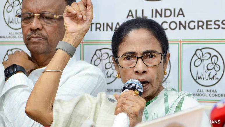 ममता बनर्जी के खिलाफ सोशल मीडिया पर लगातार बोल रही है ये टीवी एक्ट्रेस, अब कह डाली ये बड़ी बात