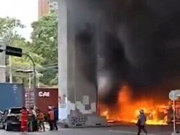 वीडियो: बैंकॉक में मालगाड़ी की कई वाहनों से टक्कर, लगी भयंकर आग, 8 लोगों की मौत