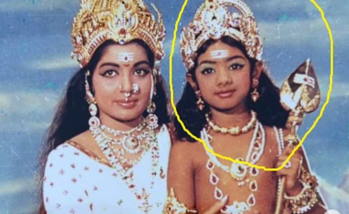जयाललिता के साथ फोटो में दिख रही बच्ची कहलाती है बॉलीवुड की पहली लेडी सुपरस्टार, शादीशुदा डायरेक्टर से शादी की