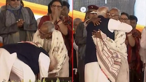 PM Modi Touches Feet Of 97-Year-Old Makhanlal Sarkar In Bengal