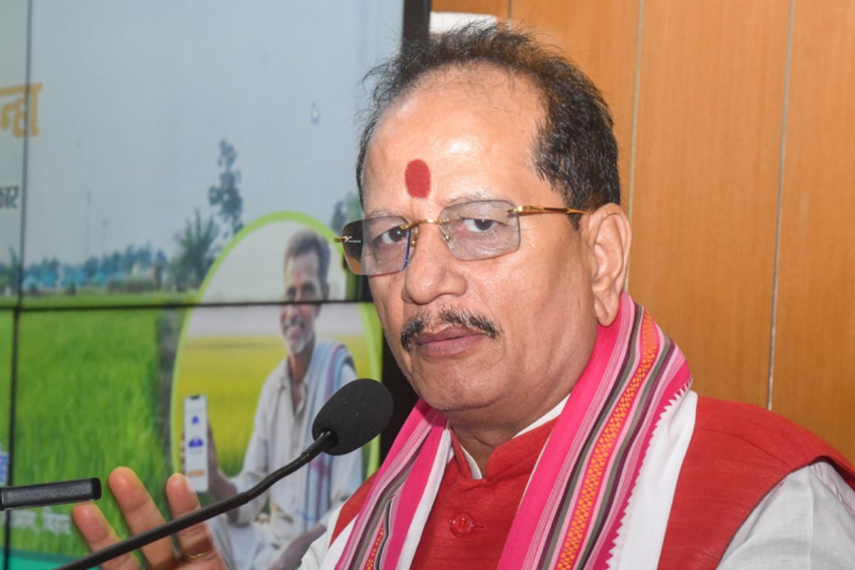 मंत्री विजय सिन्हा का छलका दर्द! कहा- पढ़ाई पूरी करता हूं, लेकिन परीक्षा के समय विषय बदल जाता है