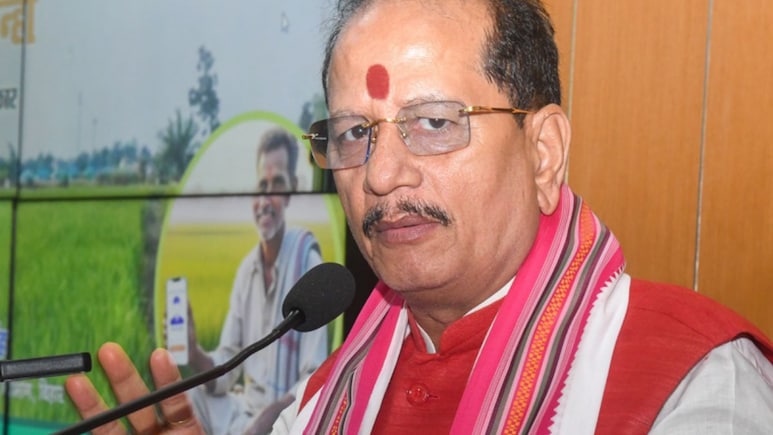 मंत्री विजय सिन्हा का छलका दर्द! कहा- पढ़ाई पूरी करता हूं, लेकिन परीक्षा के समय विषय बदल जाता है