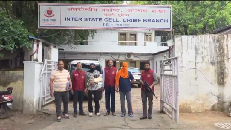 1000 कारें चुराने वाला गैंग दिल्ली में दबोचा, सरकारी बाबू निकला मास्टरमाइंड, VAHAN पोर्टल से कराते थे फर्जी रजिस्ट्रेशन