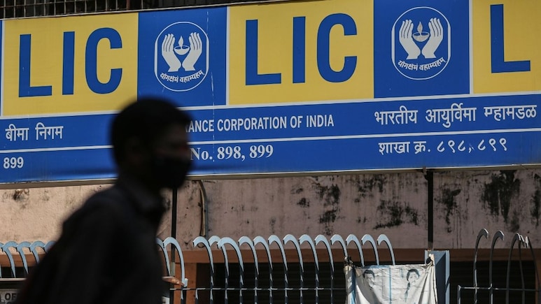 सरकारी कंपनियों के शेयर सस्ते में खरीदने का मौका! LIC समेत इन 4 कंपनियों का आने वाला है OFS, सरकार जुटाएगी 80,000 करोड़&nbsp;