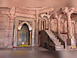 सुप्रीम कोर्ट ने नहीं दी भोजशाला परिसर में नमाज की इजाजत, आसपास व्यवस्था करने को कहा, ढांचा न बदलने का आदेश
