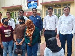 Pune Crime: लॉजची बंद रुम, 4 मुली नको त्या अवस्थेत, छापा टाकताच पोलिसही हादरले, पुण्यात कारवाई