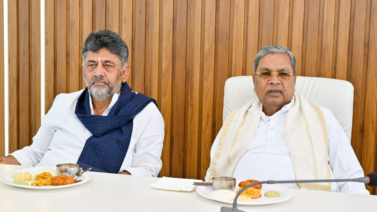 At Breakfast Meet With DK Shivakumar, Siddaramaiah Announces He Will Resign