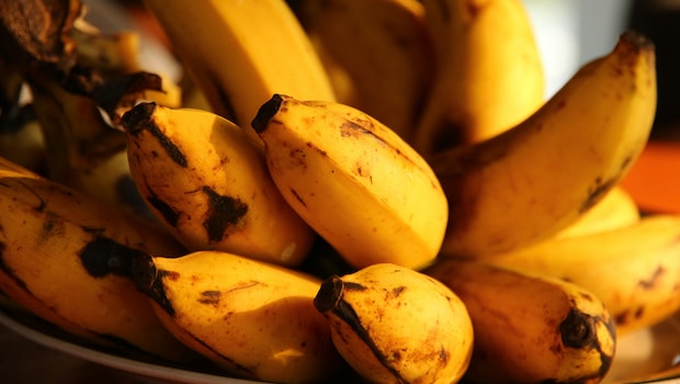 5 Simple Ways To Prevent Bananas From Rotting Quickly In Summer