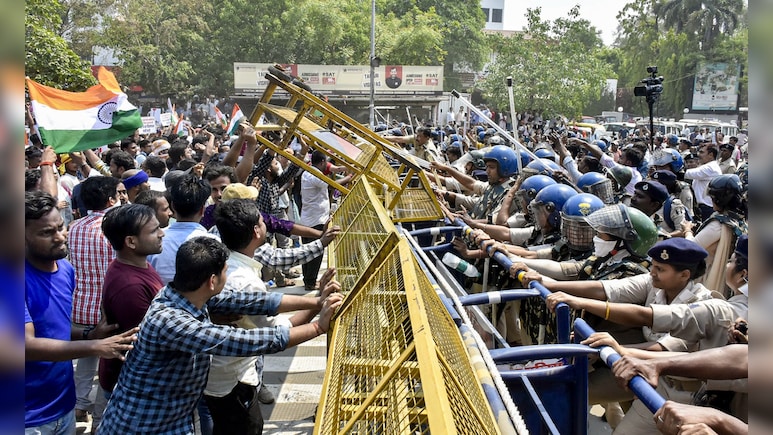 नौकरी की जगह मिली लाठियां: TRE 4 नोटिफिकेशन की मांग और छात्र नेता दिलीप की गिरफ्तारी