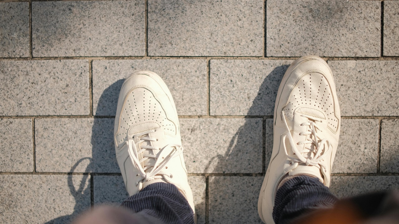 The Real Reason Certain White Sneakers Look Bulky On Your Feet The Real Reason Certain White Sneakers Look Bulky On Your Feet