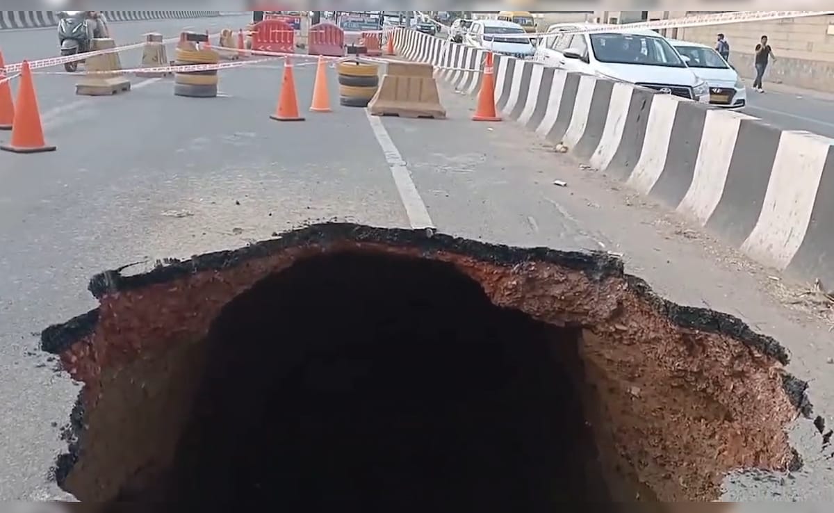 15-Foot Crater On Road As Gurugram's Sohna Expressway Collapses Again