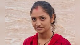 डिलीवरी के बाद बिगड़ी हालत, रास्ते में प्रसूता की मौत; शव लेकर कलेक्ट्रेट पहुंचे परिजन&nbsp;