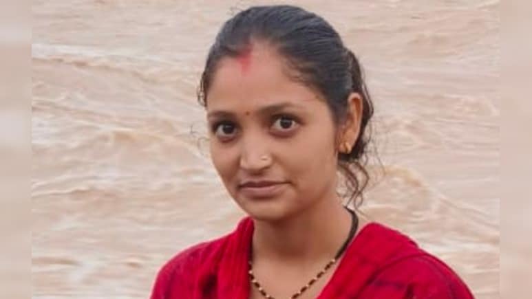 डिलीवरी के बाद बिगड़ी हालत, रास्ते में प्रसूता की मौत; शव लेकर कलेक्ट्रेट पहुंचे परिजन&nbsp;
