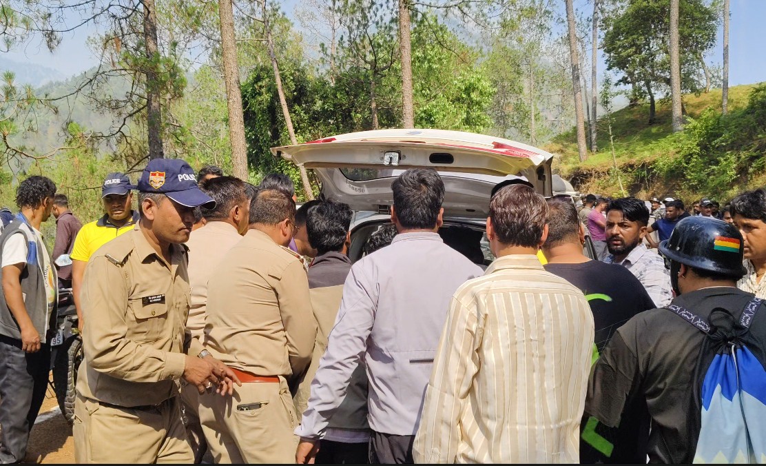 Nainital Road Accident: 100 फुट गहरी खाई में गिरी तेज रफ्तार कार, एक ही परिवार के 4 लोगों समेत 5 की मौत