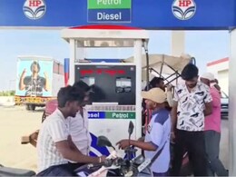 Buldhana News : पंपावरील वाद, हाणामारी अन् गर्दी टाळण्यासाठी नामी शक्कल; पंपचालकाच्या युक्तीने ग्राहक शिस्तीत