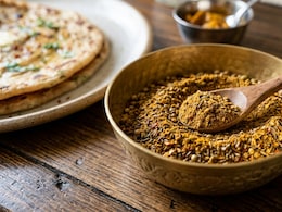 Give Your Parathas A Flavorful Twist With This Spice Mix