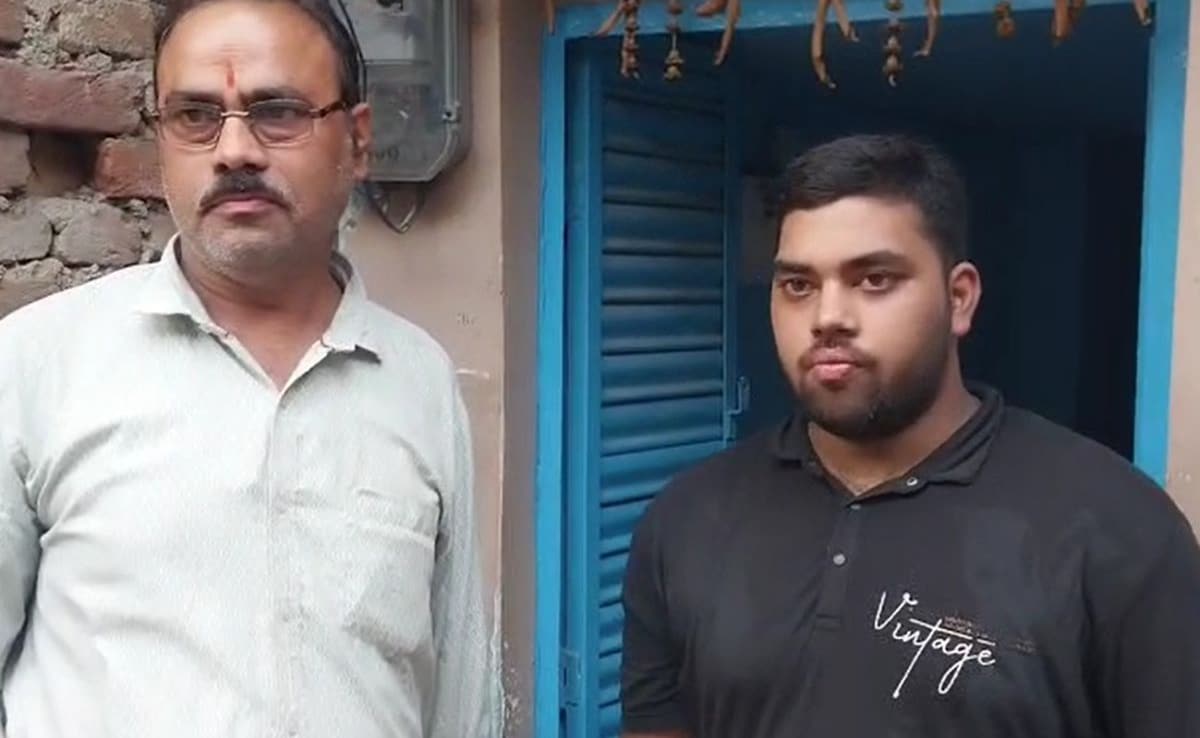 JAC Board Result: किराना दुकान चलाते हुए कृष्णा ने की 12वीं की पढ़ाई, अब बना कॉमर्स में सेकेंड टॉपर