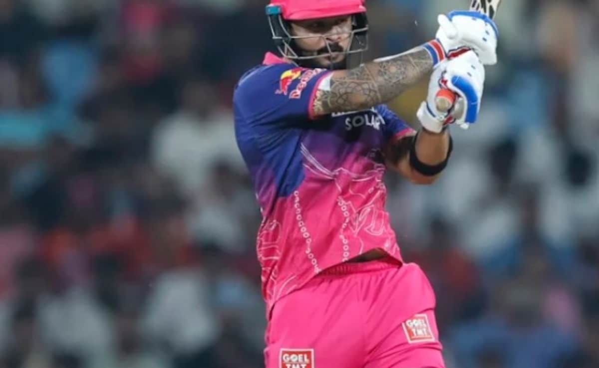 DC vs RR LIVE Score:  रियान पराग 51 रन बनाकर लौटे, राजस्थान को लगा तीसरा झटका