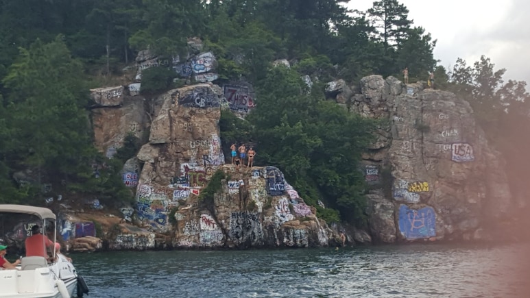 Georgia University Student Jumps Off Popular Cliff To Celebrate Graduation, Dies