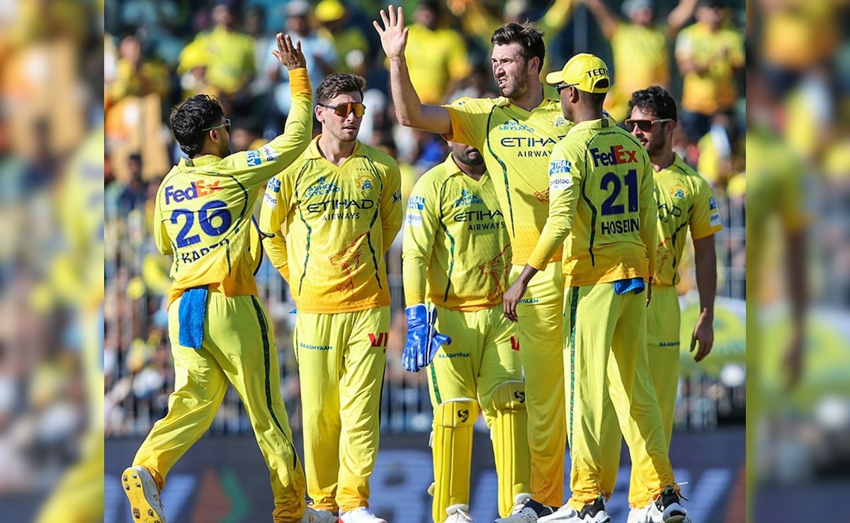 IPL 2026: CSK को लगा बड़ा झटका, चोटिल स्टार तेज गेंदबाज लौटा स्वदेश
